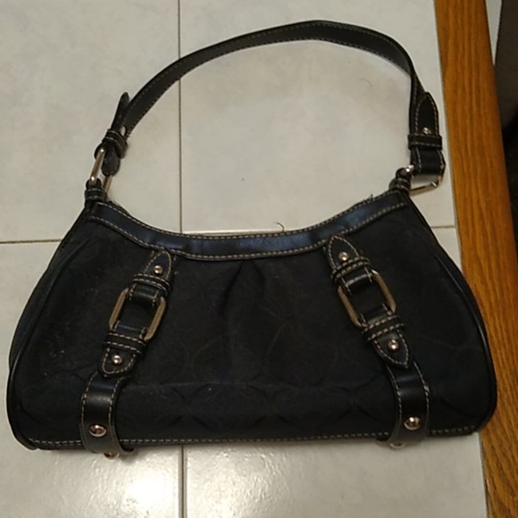 Adorable black Nine west shoulder bag.EUC - Picture 1 of 8